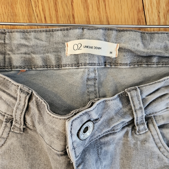 Q2 Unique Denim Jean's, Grey size M - Picture 4 of 6